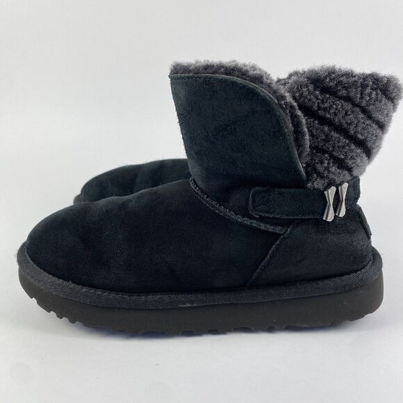 UGG Adria Short Ankle Boots Black Suede Women Size 6 Pre-Owned - Picture 7 of 15